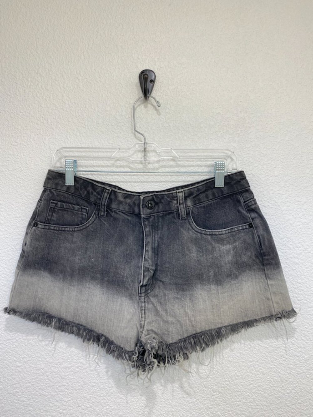 Forever 21 Ombre Denim Shorts Raw Hem Distressed Grey Size 30 - Picture 2 of 7